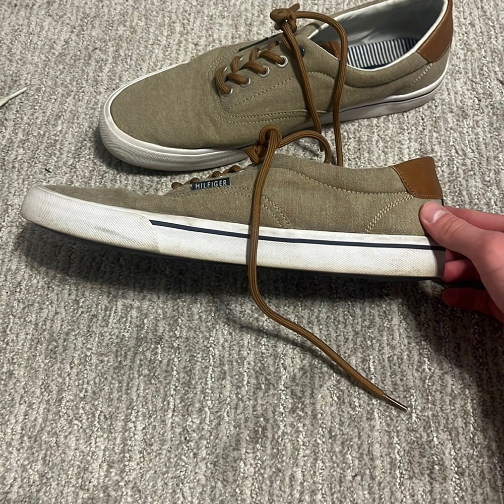 tommy hilfiger sneakers